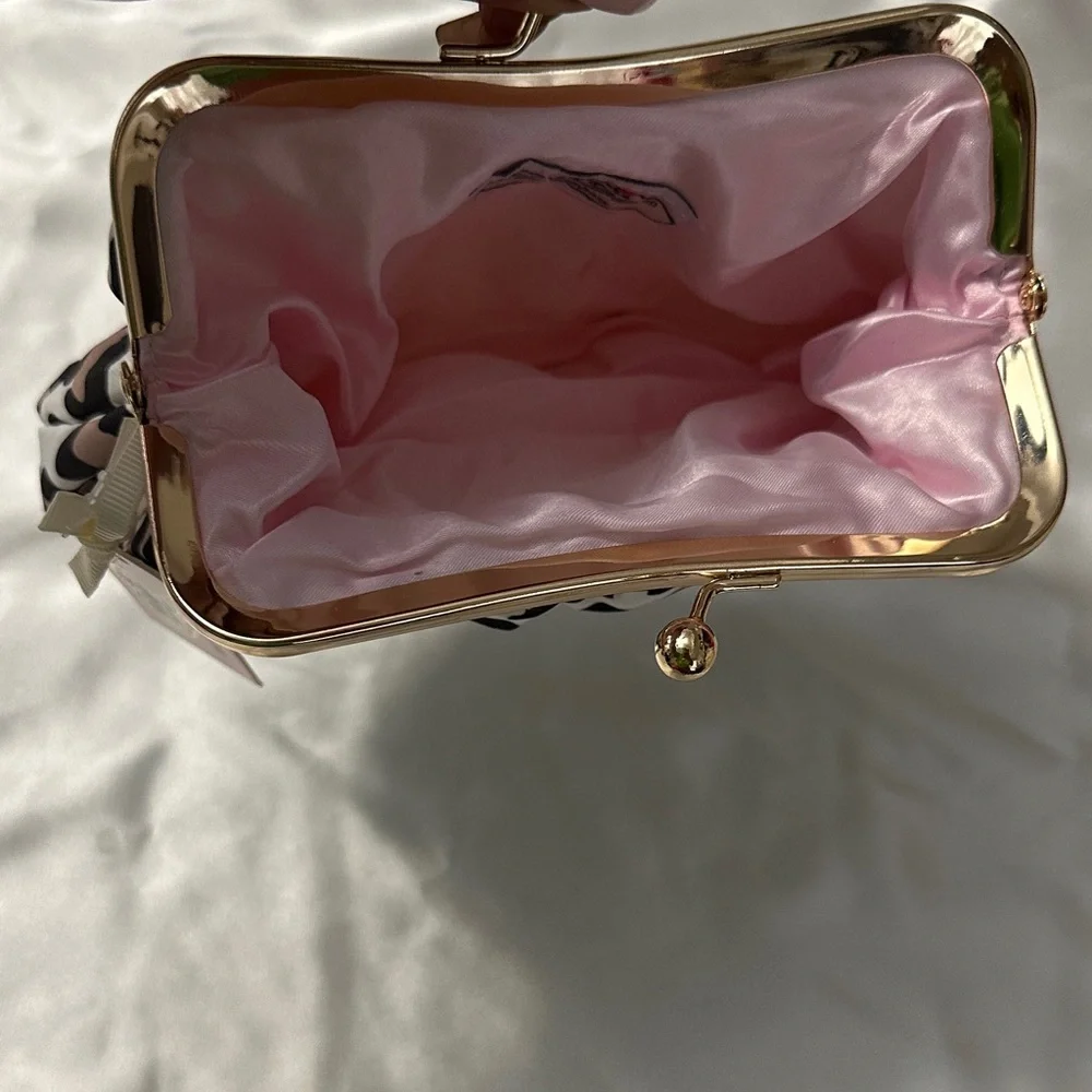 The Vintage Cosmetic company - Leopard Print Frame Cosmetic clutch - Picture 4 of 4